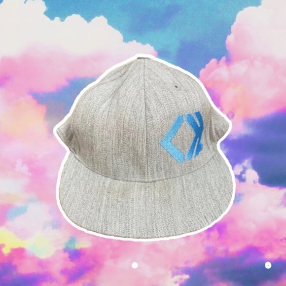 MENS GREY AND BLUE FLAT BILL SPORTS HAT